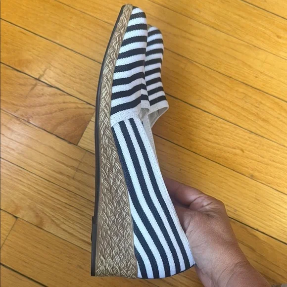 Life Stride Black&White Wedge Shoes - Picture 4 of 6